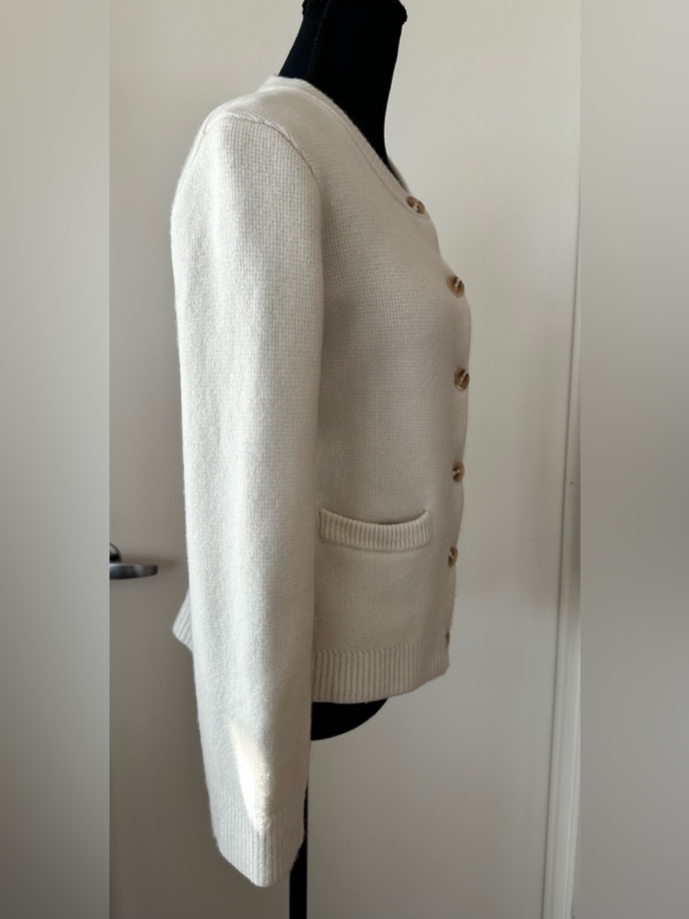 Quince Mongolian Cashmere Structured Cardigan in Ivory. Size S - Picture 9 of 16